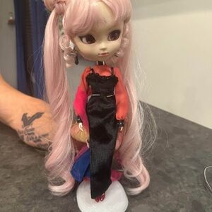 Black lady  with Pink Hair and Black Dress